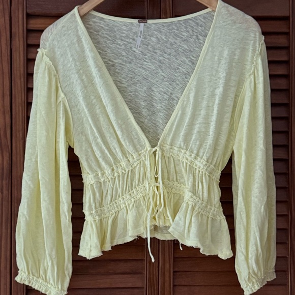 Let’s Go Blouse NWOT summertime lemonade - Picture 4 of 4